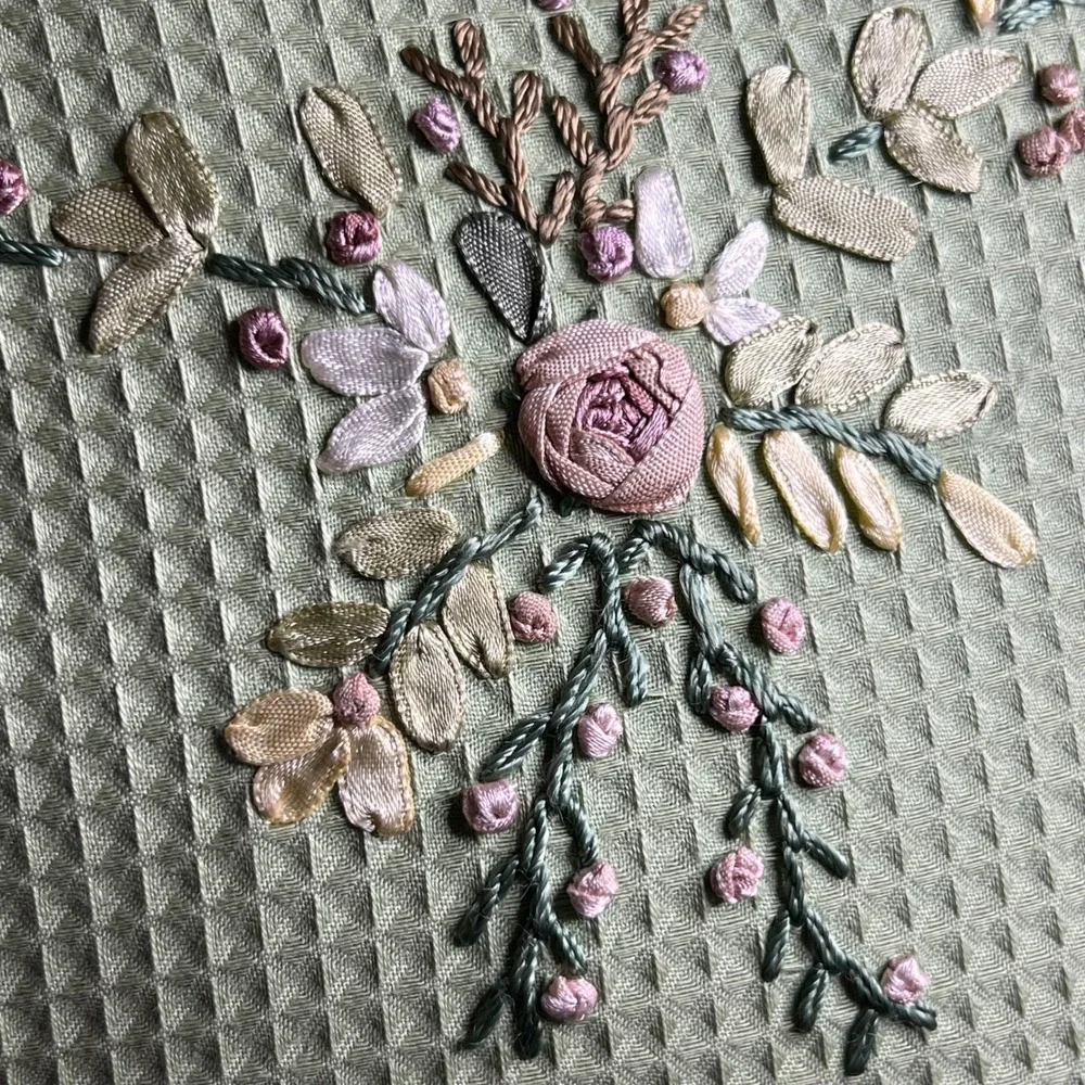 Embroidered Decorative pillow‎